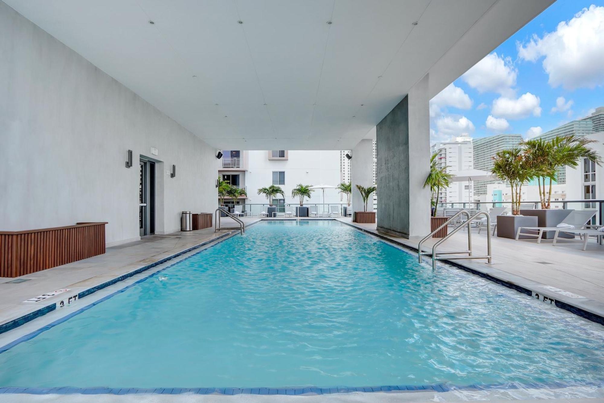 Skyline - Rooftop Pools, Spa, Walk To Downtown & Brickell Apartamento *